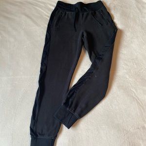 HOST PICK 💕Lululemon Get Going Joggers